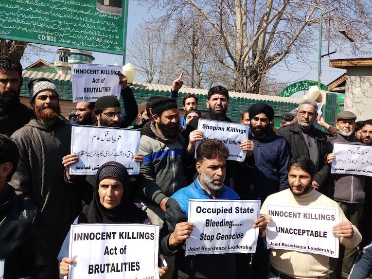PHOTO BY : HURRIYAT (G)