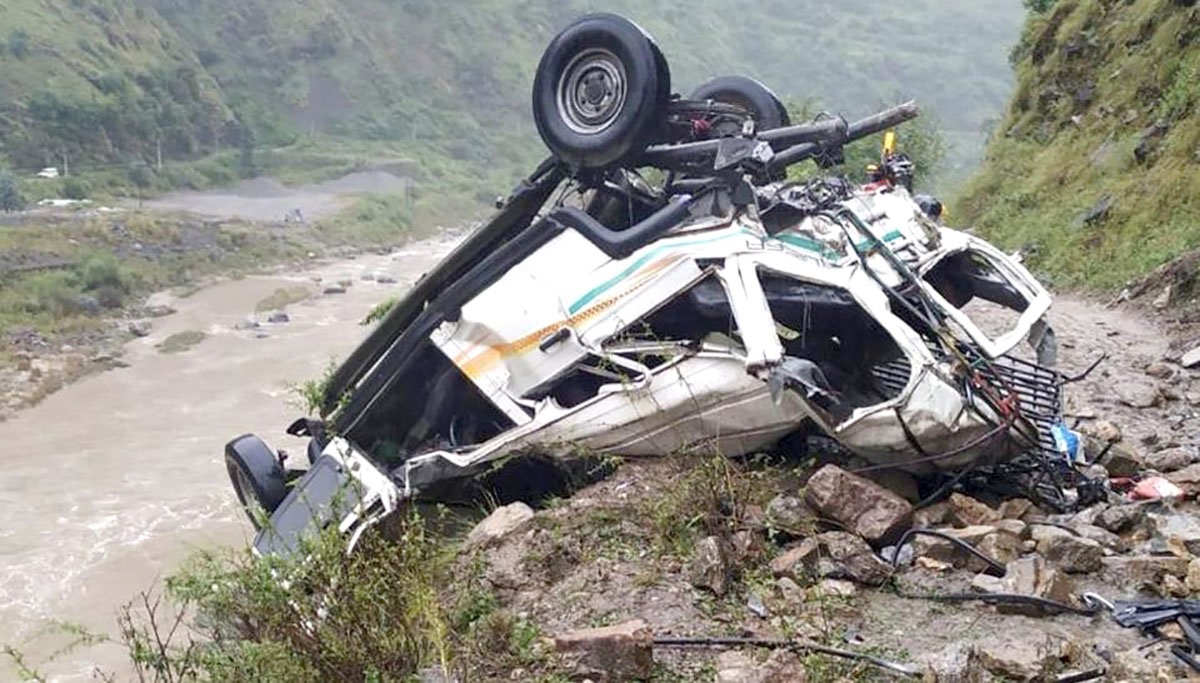 Road accidents claimed 3 lives daily in Kashmir this year so far | KNO